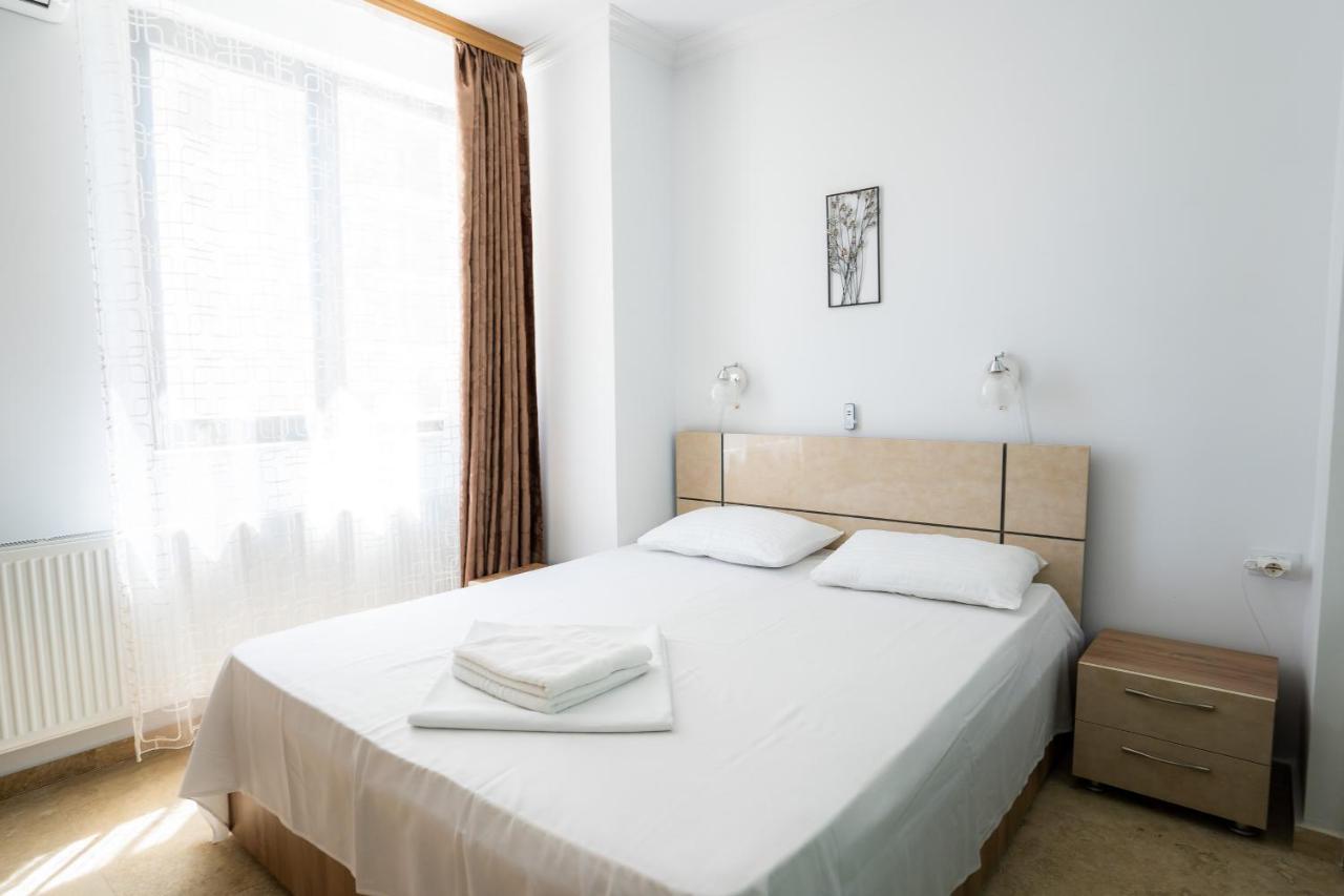 Lake Apartments Solid Mamaia Exterior foto